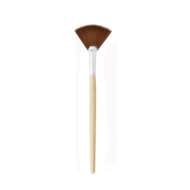 Bamboo Highlighting Fan Makeup Brush